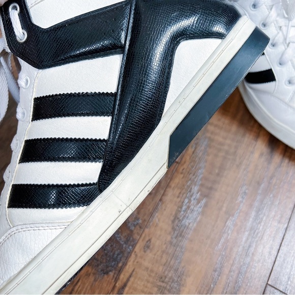 Adidas Originals • Hard Court High 3 basketball shoes white black lace up main image 8